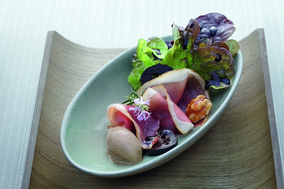 Eichblattsalat mit Wildschweinschinken